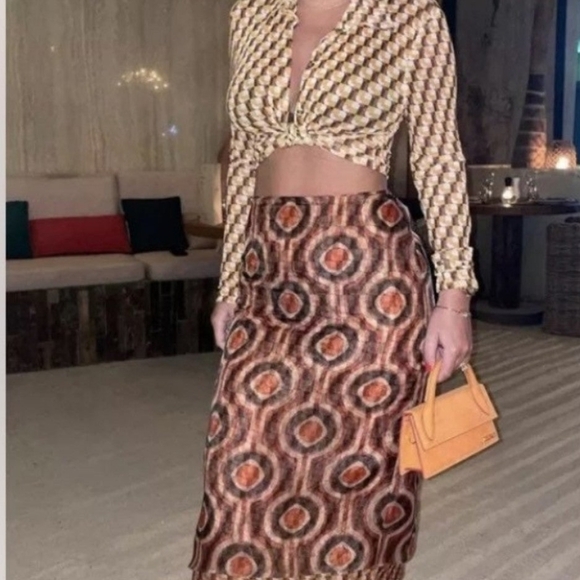 Geometric Patterned Two-Piece Set - Picture 3 of 6